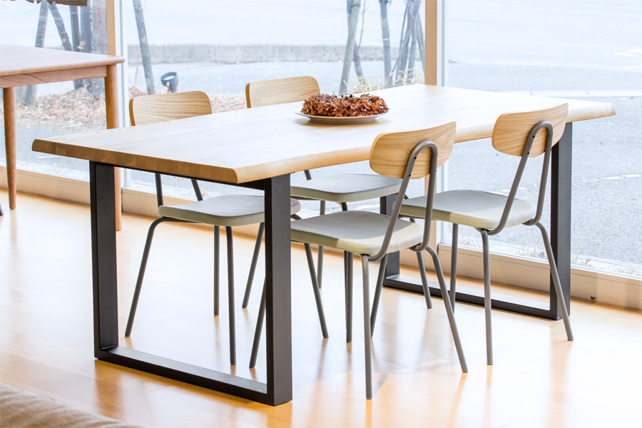 E-comfort ロッテルダム テーブル 180cm オーク | 設置例 パヴェシーノチェア との組合わせ