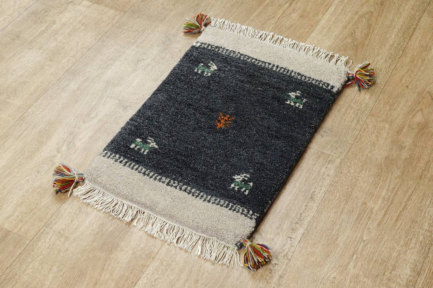 E-comfort 5 / 28 ギャッベ 40x60cm No.111